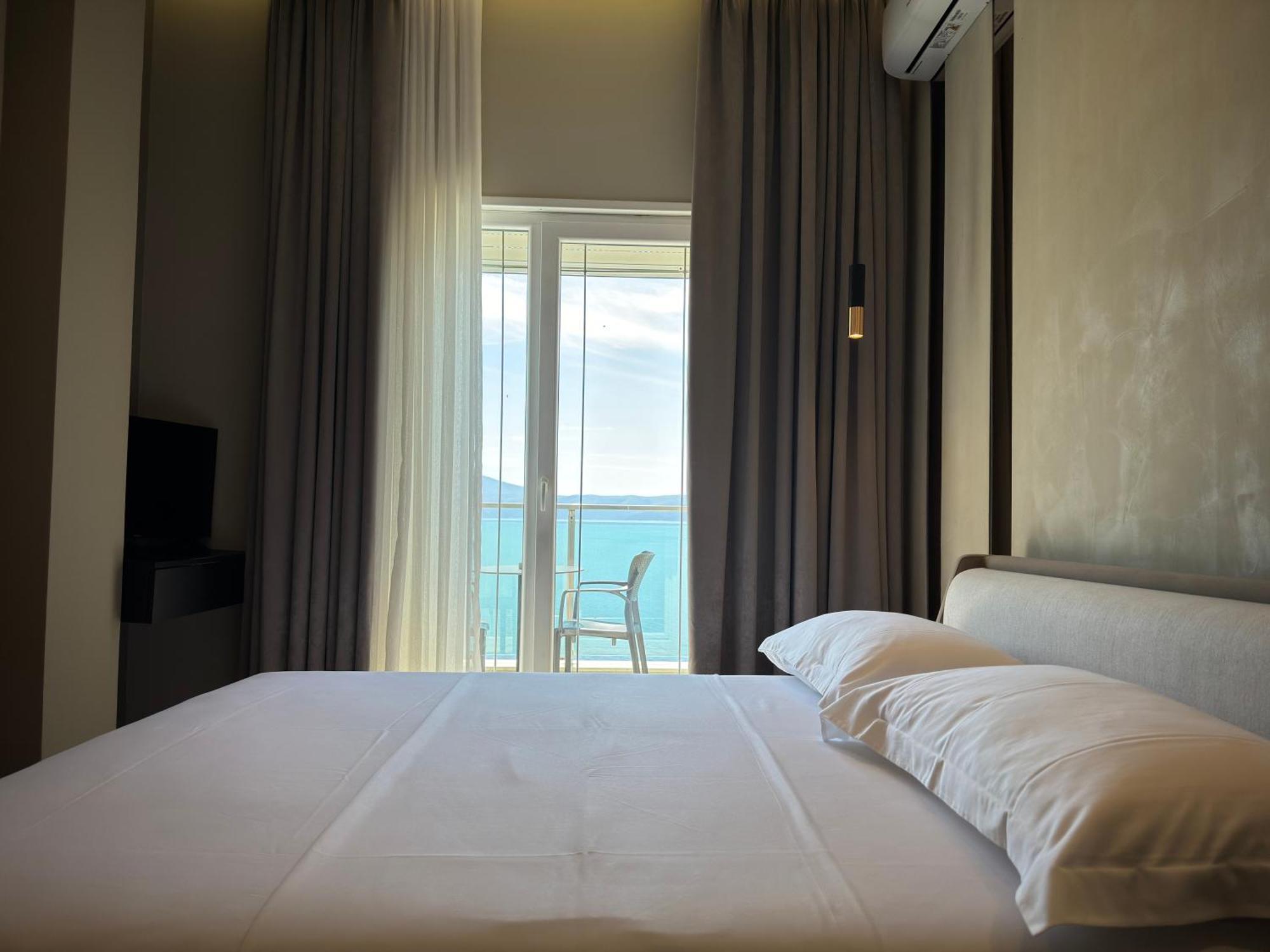 Nuna Hotel Radhime Ngoại thất bức ảnh