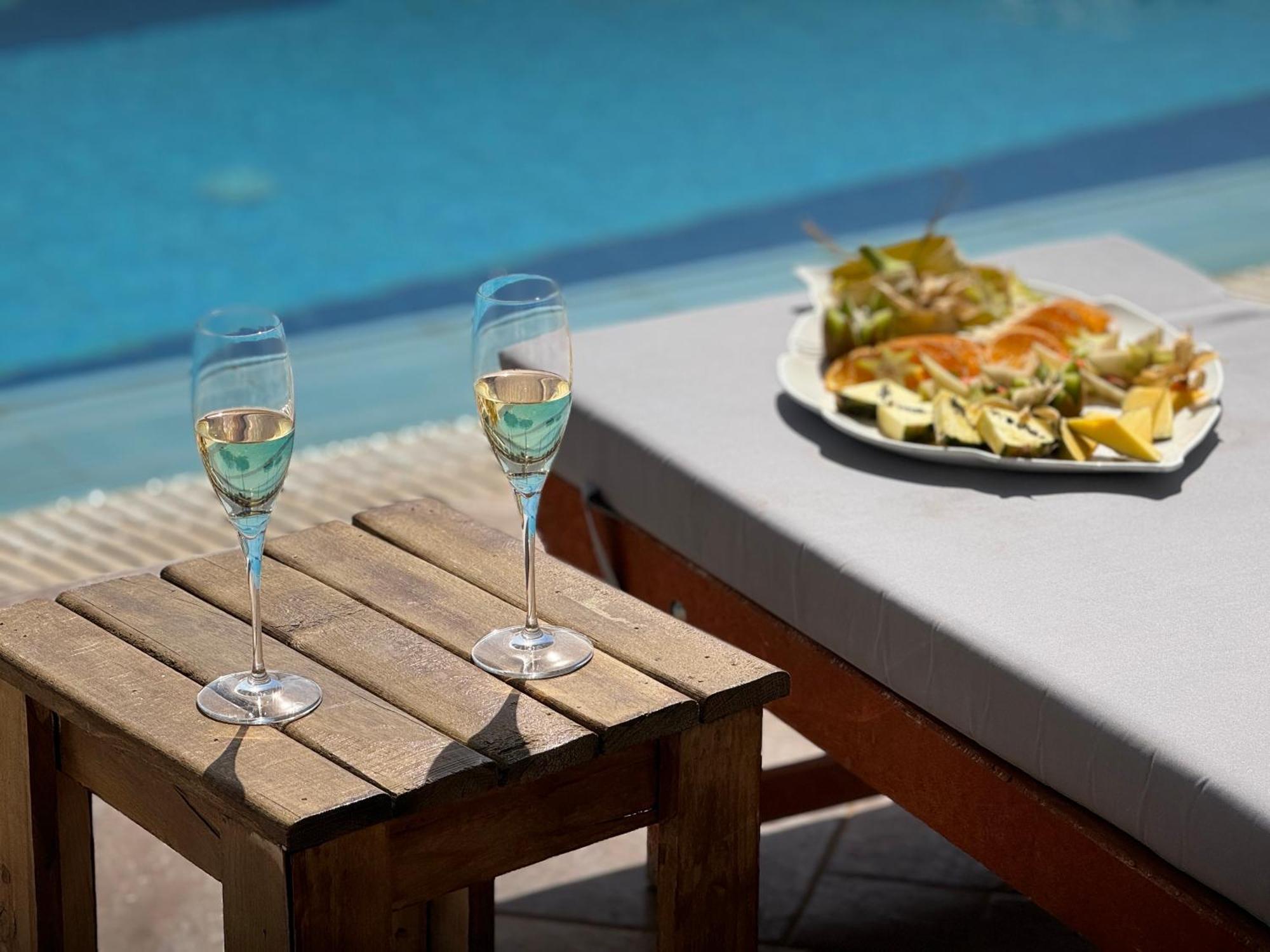 Nuna Hotel Radhime Ngoại thất bức ảnh