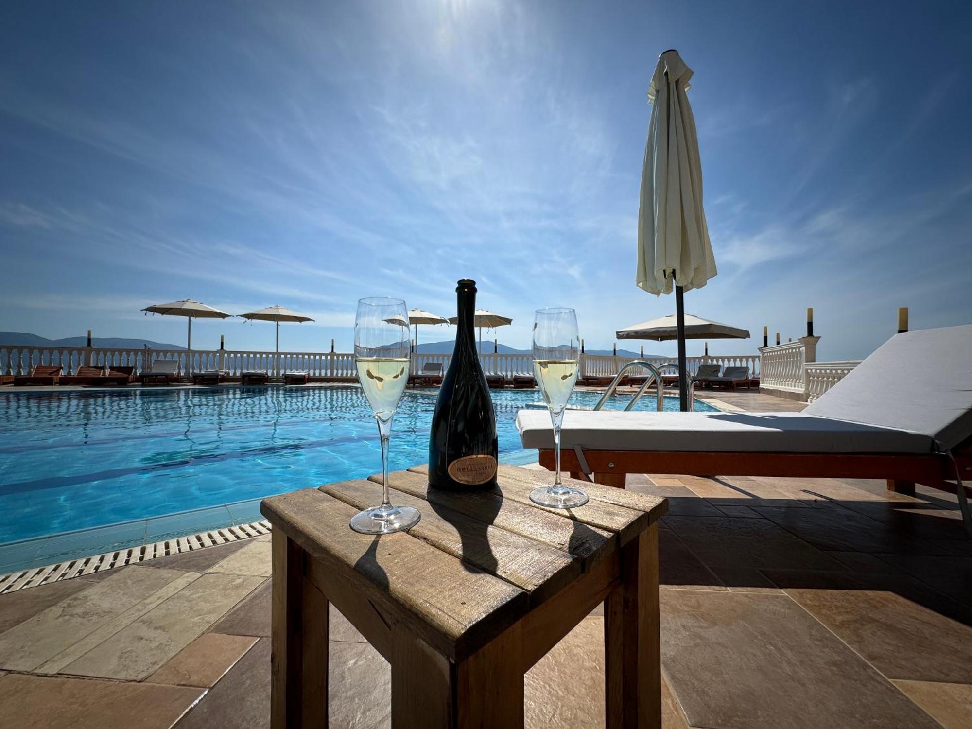 Nuna Hotel Radhime Ngoại thất bức ảnh